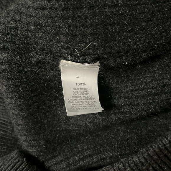 Brunello Cucinelli Cashmere Short Sleeve Turtleneck Sweater - Picture 6 of 7